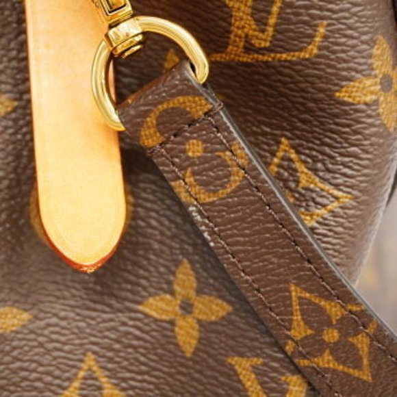Louis Vuitton Monogram Montaigne MM Shoulder Bag - Picture 7 of 9